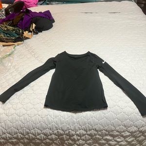 Girls Nike dry fit black long sleeved shirt size small